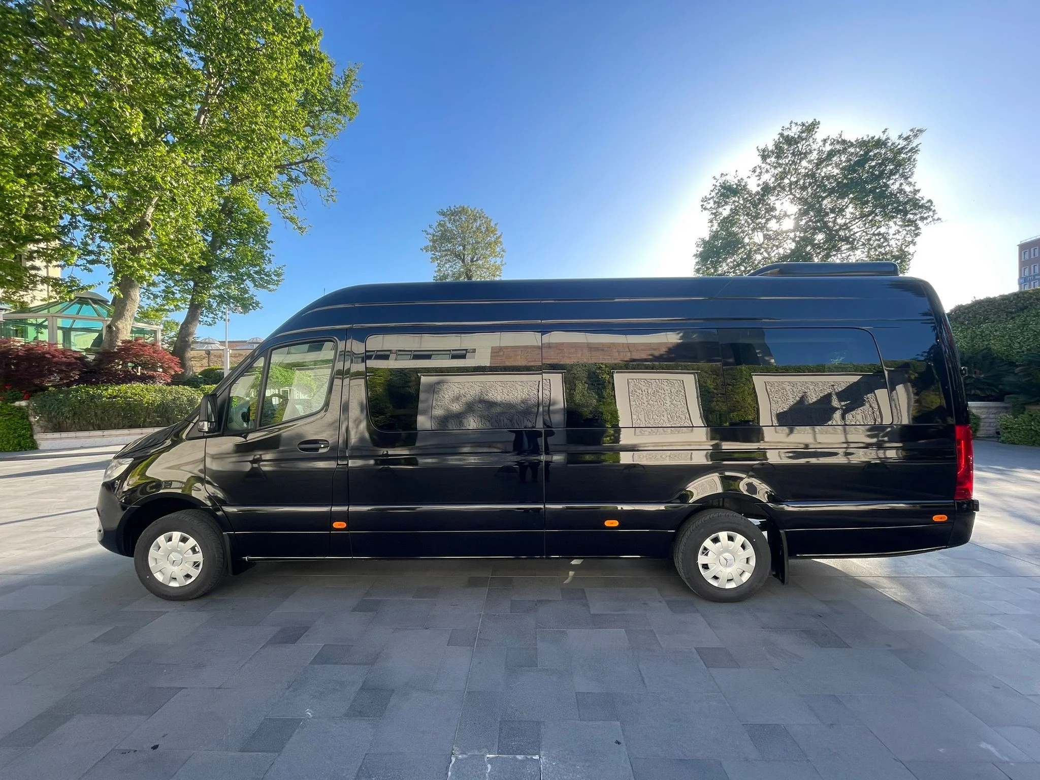 VIP Mercedes Sprinter 1